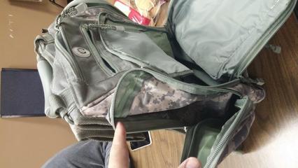 【东莞手袋厂专业生产订做精美600D迷彩背包.背袋.电脑包.行李包】价格,厂家,图片,旅行箱包,东莞石排展鸿手袋厂-